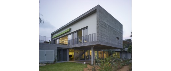 Дом из газобетона или монолит: что выбрать для строительства