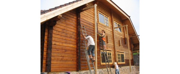 Чем покрыть деревянный дом